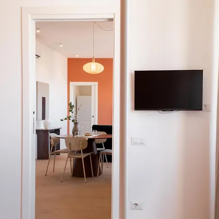 Indomita - Decisa Apartman Cagliari